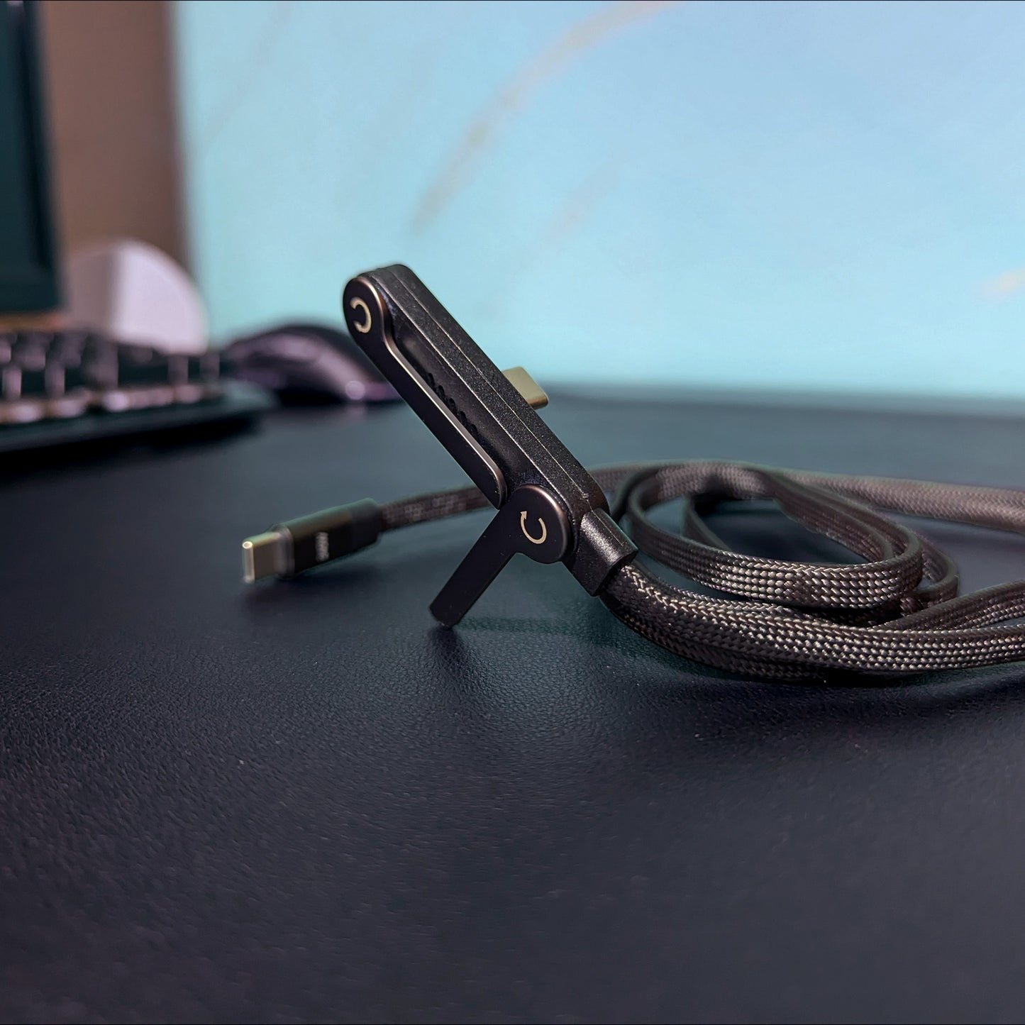 Cable USB-C 240W con Soporte Integrado Ajustable